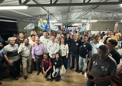 Encontro com lideran&ccedil;as comunit&aacute;rias abordou cirurgias realizadas para moradores do munic&iacute;pio e apoio a projetos de sa&uacute;de p&uacute;blica.