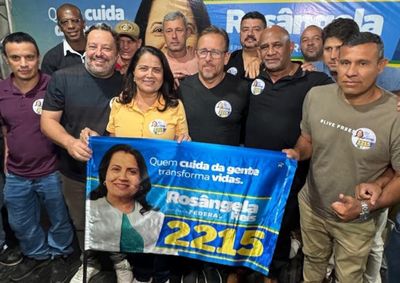 Deputada federal reuniu centenas de apoiadores e lideran&ccedil;as pol&iacute;ticas na Associa&ccedil;&atilde;o dos Aposentados, no bairro Olaria, na noite de quinta-feira (20)