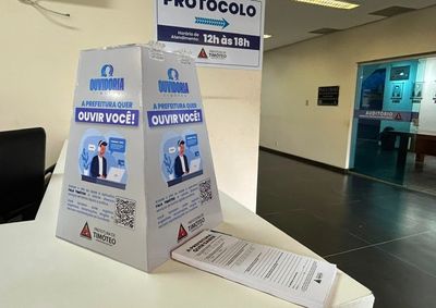 Iniciativa instalada na Pra&ccedil;a Cidad&atilde; busca incluir moradores com dificuldades em aplicativos digitais no processo de avalia&ccedil;&atilde;o municipal.