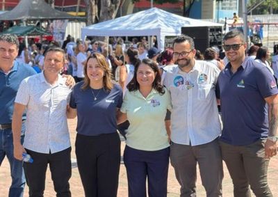 Evento na Pra&ccedil;a 1&ordm; de Maio reuniu participantes do Programa Humanizar em celebra&ccedil;&atilde;o ao Dia do Idoso, com foco em sa&uacute;de, exerc&iacute;cios e conviv&ecirc;ncia social.