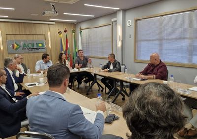 Encontro reuniu Governo do Estado, prefeituras, autoridades portu&aacute;rias, terminais e setor produtivo.