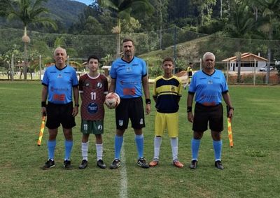 Equipe venceu a Escola Joaquim Vicente nos p&ecirc;naltis e disputar&aacute; a fase microrregional da competi&ccedil;&atilde;o em Bombinhas.