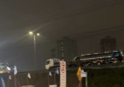 Colis&atilde;o ocorreu pr&oacute;ximo ao t&uacute;nel no km 150 da rodovia.