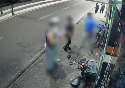 Disparo efetuado por suspeito em motocicleta atingiu celular da v&iacute;tima.