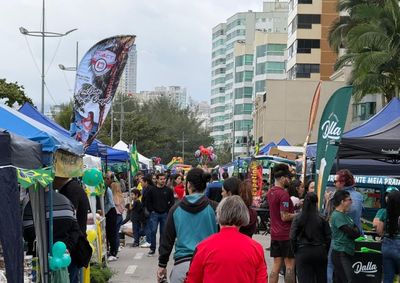 Evento reuniu fam&iacute;lias, turistas e moradores na Avenida Beira-Mar, com mais de 140 expositores.