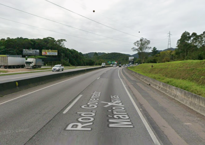 Homem de 51 anos foi atingido por um carro na pista Norte da rodovia.
