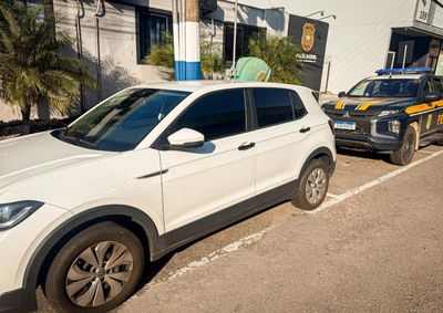Carro com sinais de clonagem havia sido roubado em S&atilde;o Paulo.