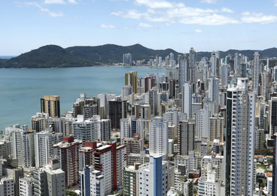Balne&aacute;rio Cambori&uacute; refor&ccedil;a fiscaliza&ccedil;&atilde;o para combater recepta&ccedil;&atilde;o de fios e materiais met&aacute;licos furtados.