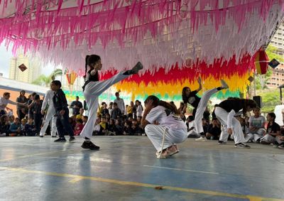 Mostra Pedag&oacute;gica reuniu cerca de 500 alunos da rede municipal e de institui&ccedil;&atilde;o parceira para celebrar o aprendizado e a tradi&ccedil;&atilde;o da capoeira.