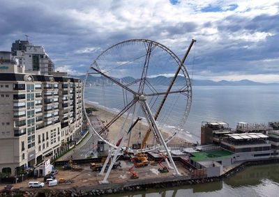 Testes operacionais devem durar alguns dias. A roda-gigante s&oacute; deve voltar a girar pr&oacute;ximo da inaugura&ccedil;&atilde;o, prevista para o fim do 2&ordm; semestre.