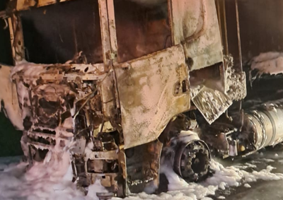 Cerca de 2 mil litros de &aacute;gua foram utilizados no combate &agrave;s chamas.