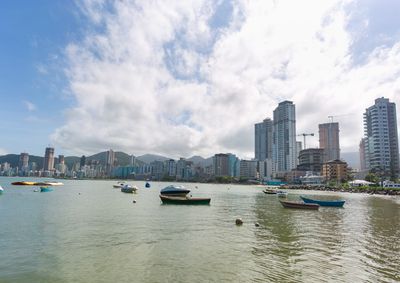 Semana come&ccedil;a com frio intenso no estado, e tem alerta de mar agitado e ressaca.