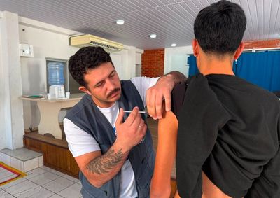 Unidades funcionar&atilde;o das 8h &agrave;s 16h, com vacina&ccedil;&atilde;o para toda a popula&ccedil;&atilde;o e atualiza&ccedil;&atilde;o da caderneta vacinal