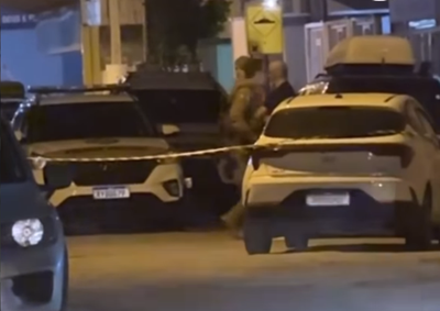 Ricardo Amaro de Lima foi encontrado morto dentro da resid&ecirc;ncia, no bairro Morretes. Suspeitos confessaram o crime e foram presos em flagrante.