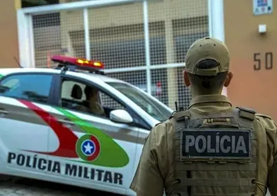 Suspeito resistiu &agrave; abordagem no Centro da cidade e precisou ser contido pelos policiais antes de ser levado ao Pres&iacute;dio Regional.