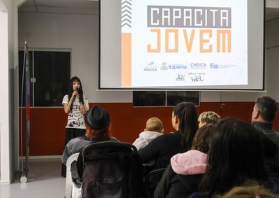 Evento de formatura aconteceu na ter&ccedil;a-feira (25) na sede do Instituto Arax&aacute;, e reuniu estudantes e familiares. Vagas para o pr&oacute;ximo semestre est&atilde;o abertas