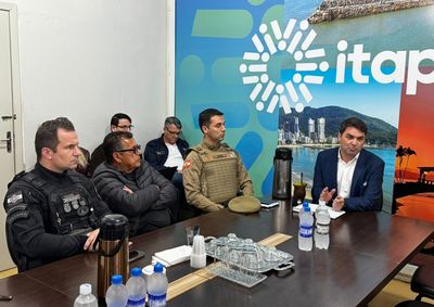 Encontro tratou da integra&ccedil;&atilde;o entre pol&iacute;cias, combate ao tr&aacute;fico, investimentos e controle de ocupa&ccedil;&otilde;es irregulares.