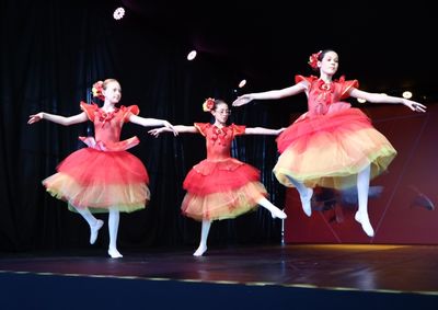 Evento gratuito ocorre de quinta-feira (17) a domingo (20), reunindo 179 escolas e grupos de dan&ccedil;a de diferentes regi&otilde;es de Santa Catarina.

