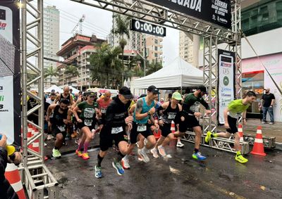 Edi&ccedil;&atilde;o contou com largada especial com participantes da APAE e provas de 6 km e 12 km com trecho pela Trilha da Praia Grossa.