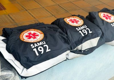Novos materiais incluem desfibriladores para motol&acirc;ncias, capacetes, equipamentos de prote&ccedil;&atilde;o e bolsas de atendimento pr&eacute;-hospitalar.