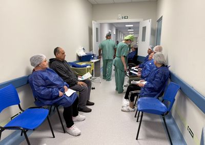 Procedimentos realizados mensalmente no Hospital Municipal Santo Ant&ocirc;nio buscam reduzir a fila de espera e devolver a autonomia aos pacientes.