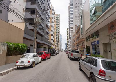 Projeto define regras para obras em vias e espa&ccedil;os p&uacute;blicos durante a pr&eacute;-temporada e a temporada de ver&atilde;o e prev&ecirc; multa em caso de descumprimento.