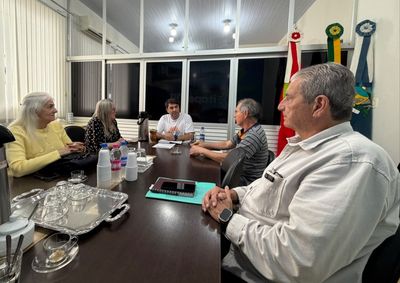 Encontro entre a Administra&ccedil;&atilde;o Municipal e a nova diretoria buscou alinhar a&ccedil;&otilde;es conjuntas voltadas &agrave; preven&ccedil;&atilde;o e &agrave;s demandas da comunidade.