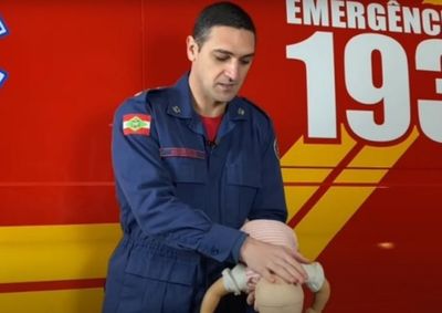 Evento "Bombeiro no Maternar" capacita gestantes e familiares para agir em casos de engasgamento e emerg&ecirc;ncias; palestra ocorre na C&acirc;mara de Vereadores.