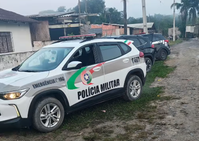 A&ccedil;&atilde;o conjunta desarticula associa&ccedil;&atilde;o criminosa que atuava no bairro Samambaial; ordens judiciais tamb&eacute;m foram cumpridas em Joinville