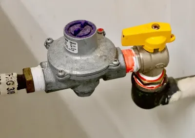 Medidas preventivas simples como fechar o g&aacute;s e manter portas internas trancadas ajudam a evitar acidentes e a conter chamas em caso de sinistro.