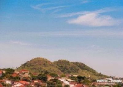 Estabilidade atmosf&eacute;rica garante tempo firme no munic&iacute;pio entre segunda e ter&ccedil;a-feira; rajadas de vento aumentam no segundo dia.