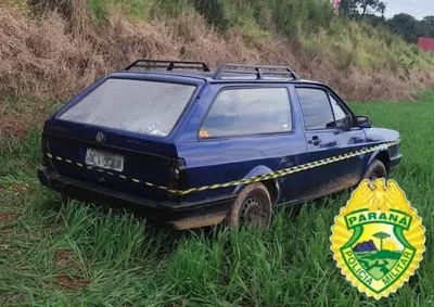 Suspeito de cometer o crime atirou contra as viaturas e fugiu por mata ap&oacute;s acompanhamento t&aacute;tico.