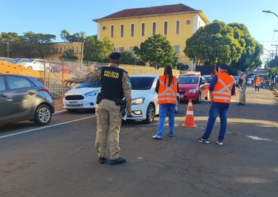 A&ccedil;&atilde;o conjunta orientou cerca de 300 condutores com foco no lema de conscientiza&ccedil;&atilde;o e empatia coletiva nas vias urbanas.