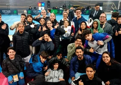 Sob comando do Mestre Gilberto Oliveira, delega&ccedil;&atilde;o de Santo Ant&ocirc;nio da Platina garante ouro e vaga para o Campeonato Brasileiro em Guarapuava.