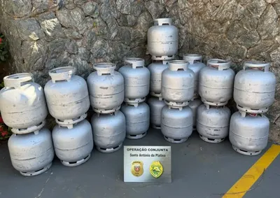 Fiscaliza&ccedil;&atilde;o conjunta da PC e PM apreendeu 19 botij&otilde;es armazenados irregularmente no distrito de Monte Real.