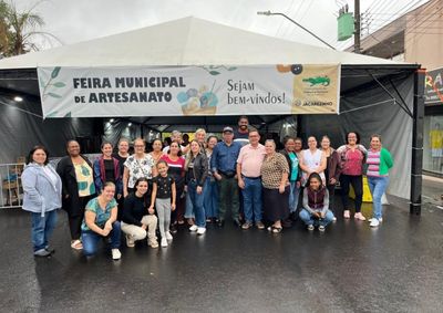 Iniciativa mensal da Prefeitura re&uacute;ne cerca de 20 expositores para fortalecer a economia criativa local.