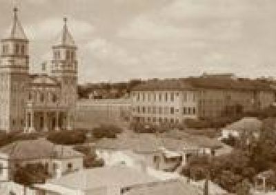 ​Registro das d&eacute;cadas de cinquenta e sessenta retrata cart&otilde;es postais escolhidos para simbolizar o centen&aacute;rio do munic&iacute;pio no Norte Pioneiro
