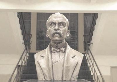 Homenagens ao jurista marcam a hist&oacute;ria do munic&iacute;pio com busto inaugurado no Col&eacute;gio Estadual em 1938. Nome batiza os principais espa&ccedil;os p&uacute;blicos da cidade