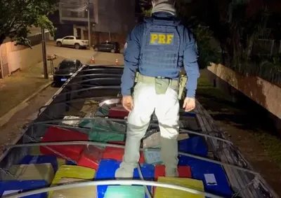 ​Entorpecente estava oculto sob carga de milho em carreta na BR-376, em Apucarana