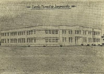 ​Projeto original visava sediar a Escola Normal ap&oacute;s a inaugura&ccedil;&atilde;o dos gin&aacute;sios Cristo Rei e Imaculada Concei&ccedil;&atilde;o