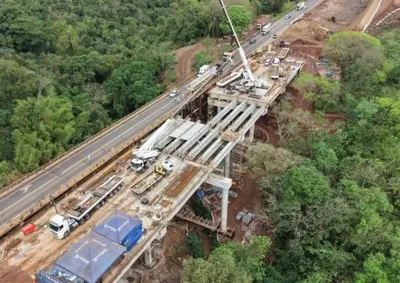 Estrutura atinge 80% de execu&ccedil;&atilde;o na divisa com Santo Ant&ocirc;nio da Platina. Projeto da EPR Litoral Pioneiro ampliar&aacute; trecho para quatro faixas.