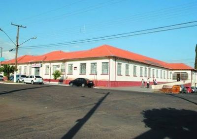 ​Cidade mant&eacute;m atendimento de urg&ecirc;ncia enquanto prefeitura e estado negociam socorro financeiro para o hospital