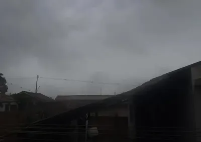 ​Inmet mant&eacute;m alerta amarelo de tempestade com chuva forte, rajadas de vento e risco de alagamentos at&eacute; o fim do dia