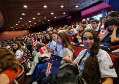Adolescentes de seis cidades do extremo noroeste foram selecionados para esse destino por meio do programa de interc&acirc;mbio "Ganhando o mundo" 