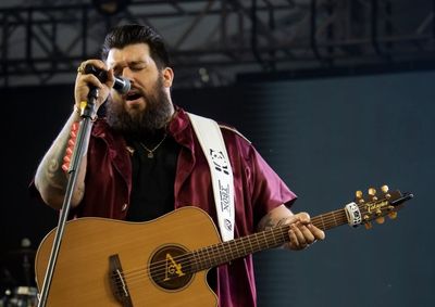 Entre as m&uacute;sicas mais tocadas do sertanejo est&atilde;o "Eu te seguro" e "Baqueado".