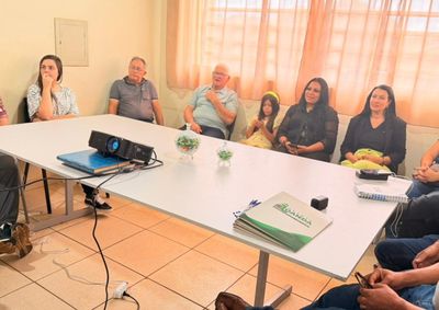 Reuni&atilde;o com autoridades e representantes do setor debateu possibilidades que possam contribuir para o crescimento do turismo local.