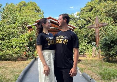 Juntos h&aacute; quase tr&ecirc;s anos, Isabely e Gustavo se conheceram na igreja e mant&ecirc;m um relacionamento baseado na f&eacute; cat&oacute;lica.