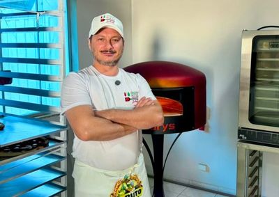 Heron Zangari se apaixonou pela culin&aacute;ria em uma viagem &agrave; It&aacute;lia. Agora formado em gastronomia, o chef proporciona a experi&ecirc;ncia para a popula&ccedil;&atilde;o loandense