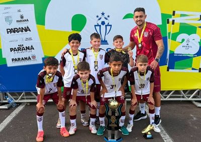 Equipe se destacou entre 32 times que disputaram a categoria durante competi&ccedil;&atilde;o realizada em S&atilde;o Jos&eacute; dos Pinhais.