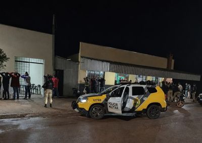 Ele foi detido durante abordagem da Pol&iacute;cia Militar em um bar.